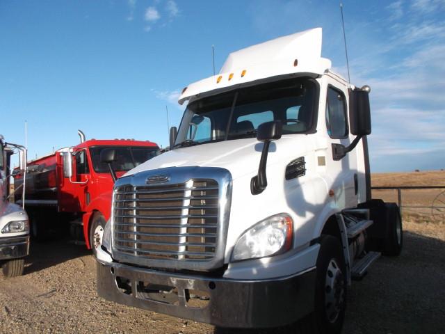 2015 FREIGHTLINER CASCADIA S/A 5TH WHEEL TRUCK